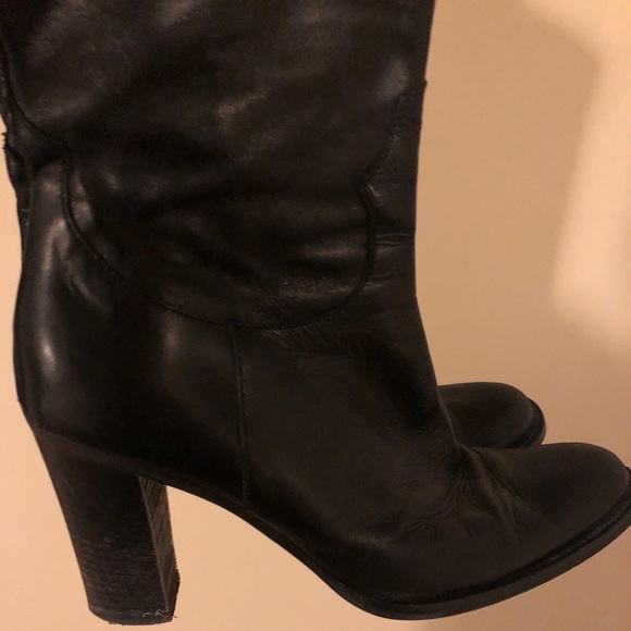 Italian Made heeled fine leather boots - Picture 3 of 4